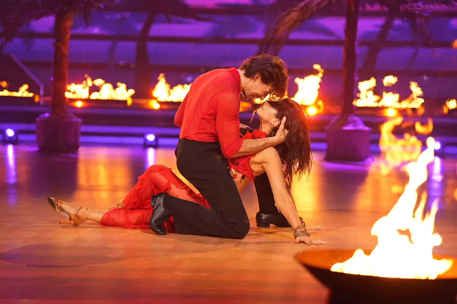 Lets Dance Halbfinale 2026 Die Top-4 von Lets Dance 2026 gibt im Halbfinale am 22. Mai alles, die Jury urteilt knallhart.