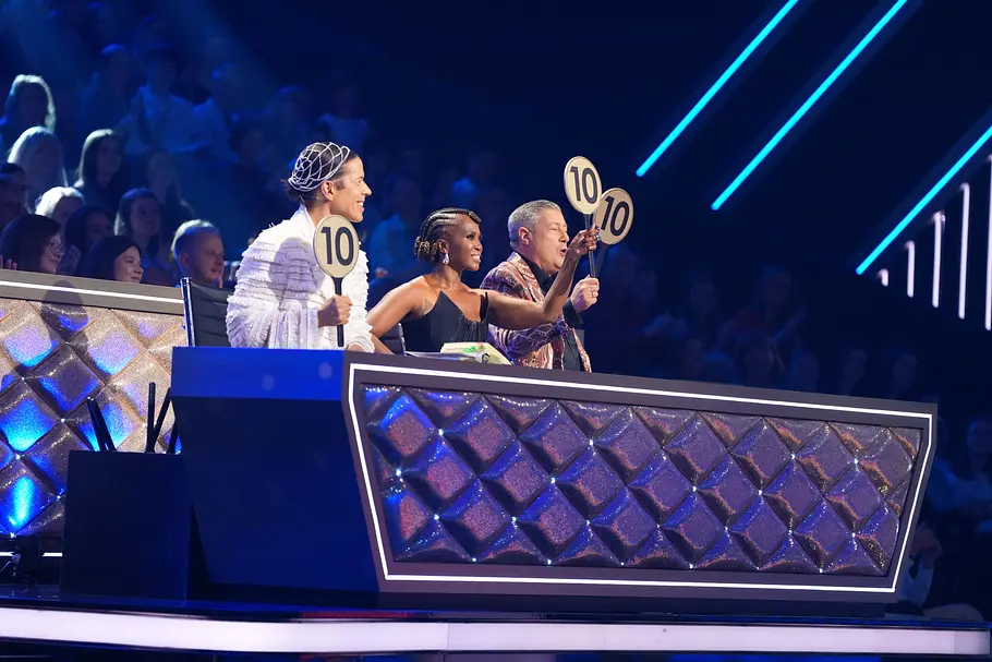 Lets Dance Halbfinale 2026 Die Top-4 von Lets Dance 2026 gibt im Halbfinale am 22. Mai alles, die Jury urteilt knallhart.