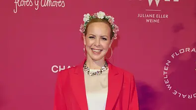 Isabel schaut lächelnd in die Kamera! - Foto: Imago/eventfoto54
