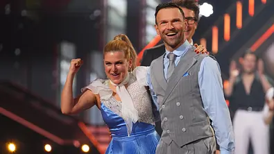 Lets Dance: Jeanette Biedermann und Vadim Garbuzov - Foto: RTL / Stefan Gregorowius