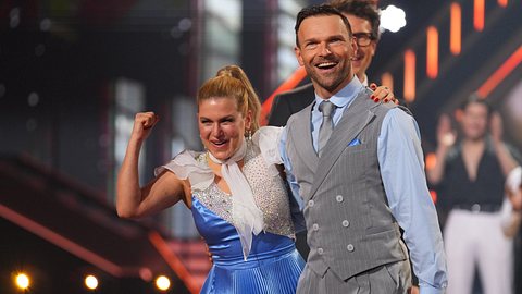 Lets Dance: Jeanette Biedermann und Vadim Garbuzov - Foto: RTL / Stefan Gregorowius