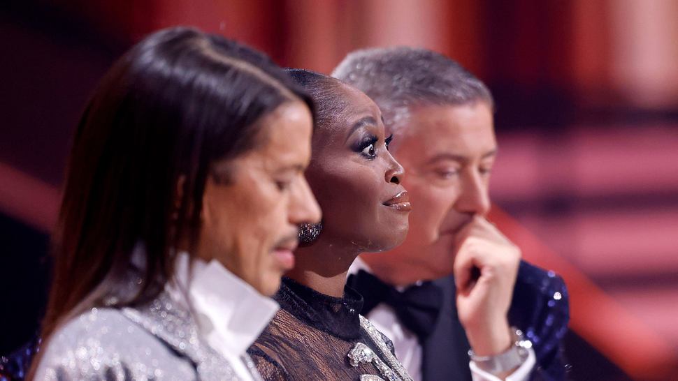 Jorge González, Motsi Mabuse und Joachim Llambi sehen hoffnungsvoll und ernst aus. Sie brauchen die Hilfe ihrer Fans. - Foto: IMAGO / Panama Pictures
