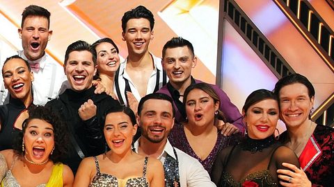 Lets Dance: Profis und Kandidaten Staffel 18 - so hart ist die Show wirklich - Foto: RTL / Stefan Gregorowius