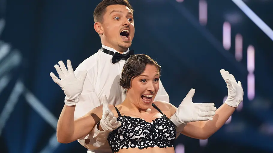 Bianca Heinicke und Zsolt Sándor Cseke sind raus. Bianca Heinicke und Zsolt Sándor Cseke mit starkem Ausdruck auf dem Parkett.