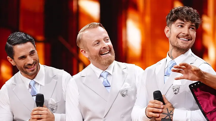 Willi Banner, aber auch Jan Kittmann und Ross Antony haben eine große Aufgabe vor sich. Jan Kittmann, Ross Antony und Willi Banner schauen zur Seite.