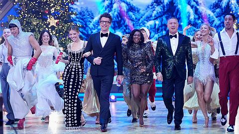 Kelly, Gonzalez, Dzumaev, Swarovski, Hartwich, Mabuse, LLambi, Menzinger, Casselly - Foto: RTL / Guido Engels