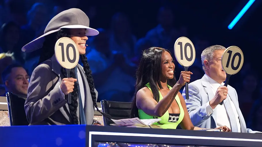 Wie fair ist die Bewertung der Jury bei Let's Dance? Die Jury bei Let's Dance mit den 10er Kellen