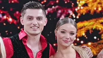 Julia Beautx und Zsolt Sándor Cseke bei Lets Dance – Die große Weihnachtsshow - Foto: RTL / Guido Engels