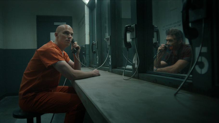 Lex Luthor verhandelt im Gefängnis mit Rick Flagg Sr.