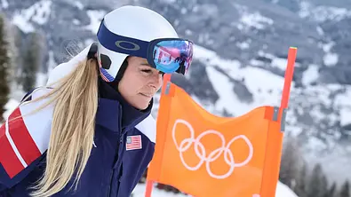 Lindsey Vonn kurz vor der Olympia-Abfahrt - Foto: IMAGO / Italy Photo Press