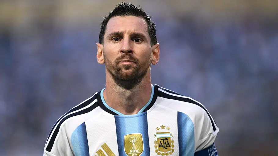 Lionel Messi schaut in die Ferne Lionel Messi schaut in die Ferne