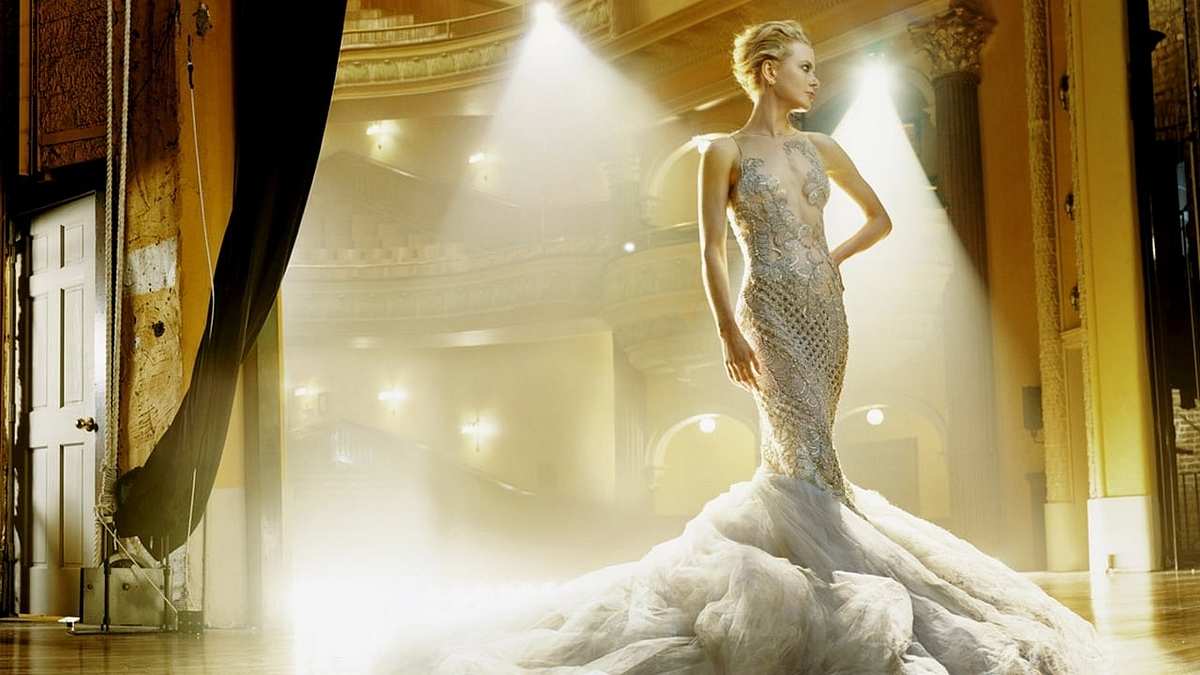 Annie Leibovitz: Life Through a Lens Annie Leibovitz: Life Through a Lens