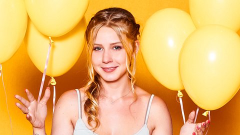 Loredana Wollny blickt in die Kamera - Foto: RTLZWEI