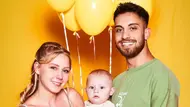 Loredana Wollny posiert mit Ehemann Servet und Sohn Aurelio vor gelben Luftballons. - Foto: RTL2 Loredana Wollny posiert mit Ehemann Servet und Sohn Aurelio vor gelben Luftballons. - Foto: RTL2