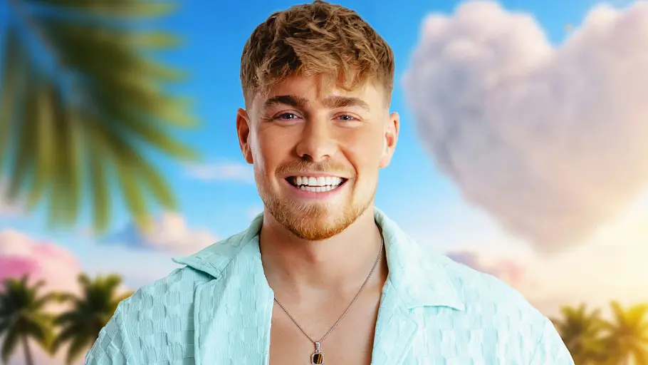 Calvin Steiner ist dabei. Calvin Steiner stemmt seine Hände in die Hüfte.