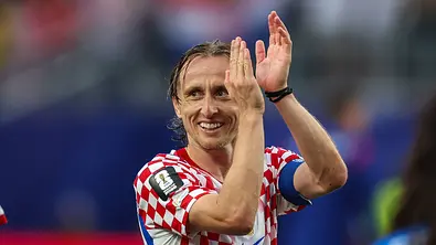 Luka Modrić (Nationalmannschaft Kroatien) im lächelt und Klatscht beim FIFA World Cup USA 2026 Group L im Spiel gegen Ghana im Philadelphia Stadium. - Foto: IMAGO / NurPhoto Luka Modrić (Nationalmannschaft Kroatien) im lächelt und Klatscht beim FIFA World Cup USA 2026 Group L im Spiel gegen Ghana im Philadelphia Stadium. - Foto: IMAGO / NurPhoto