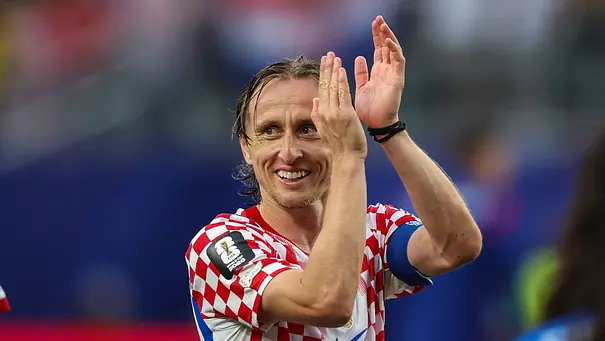 Luka Modrić (Nationalmannschaft Kroatien) im lächelt und Klatscht beim FIFA World Cup USA 2026 Group L im Spiel gegen Ghana im Philadelphia Stadium. - Foto: IMAGO / NurPhoto Luka Modrić (Nationalmannschaft Kroatien) im lächelt und Klatscht beim FIFA World Cup USA 2026 Group L im Spiel gegen Ghana im Philadelphia Stadium. - Foto: IMAGO / NurPhoto