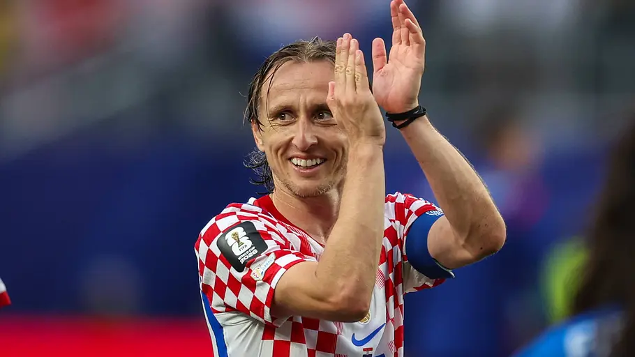 Luka Modrić, Kroatien FIFA World Cup USA 2026 Group L gegen Ghana im Philadelphia Stadium Luka Modrić (Nationalmannschaft Kroatien) im lächelt und Klatscht beim FIFA World Cup USA 2026 Group L im Spiel gegen Ghana im Philadelphia Stadium.