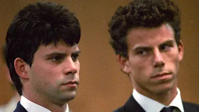 Lyle und Erik Menendez vor Gericht 1990. - Foto: Imago/mptv Lyle und Erik Menendez vor Gericht 1990. - Foto: Imago/mptv