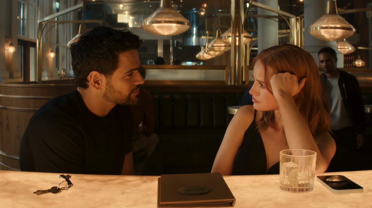 Film „Maintenance Required“ Jacob Scipio als Beau und Madelaine Petsch als Charlie im Film „Maintenance Required“.