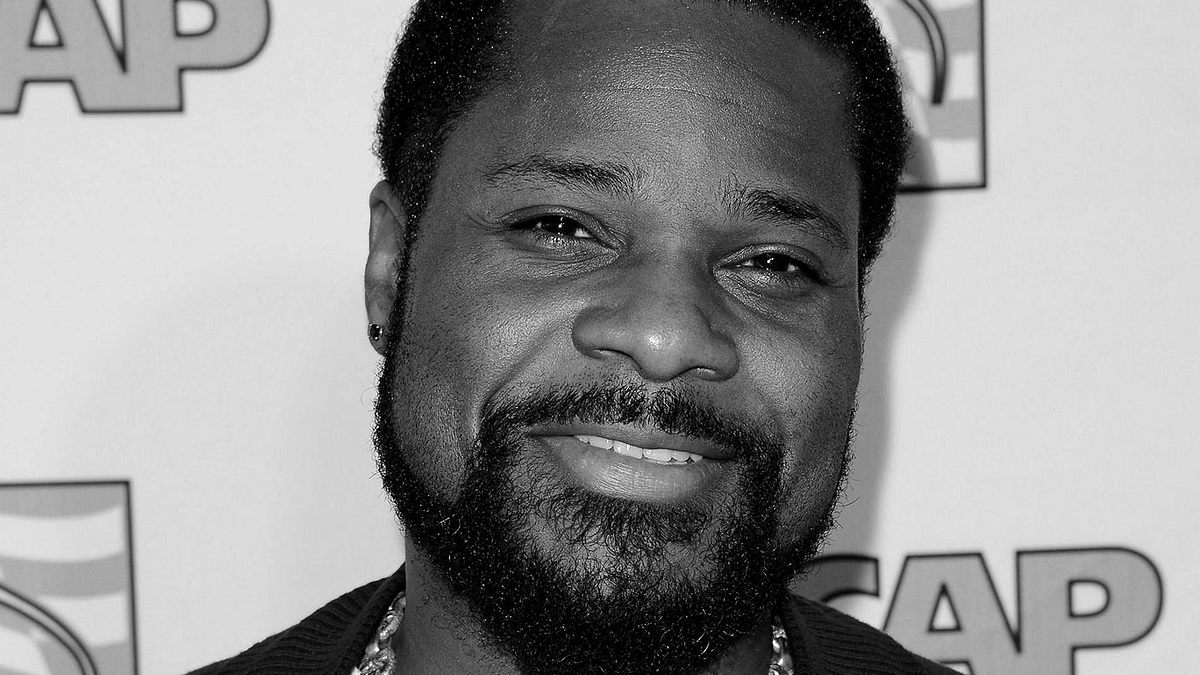 Malcolm-Jamal Warner-ist-tot Malcolm-Jamal Warner lächelt in die Kamera