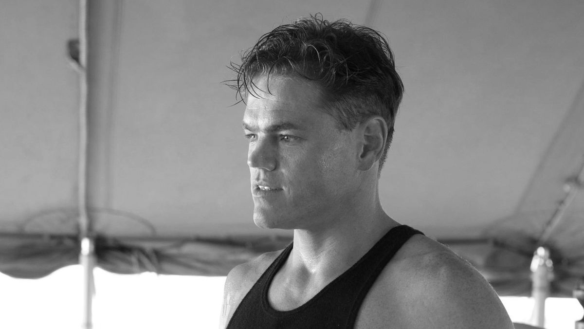 Große Trauer um Devin Harjes! Der Manifest-Schauspieler ist tot. Das Schwarz-Weiß-Foto zeigt „Manifest“-Star Devin Harjes in eine Tanktop, der nun mit 41 Jahren gestorben ist