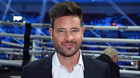 Marc Eggers lächelt in die Kameras - Foto: IMAGO / Gartner