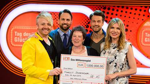 Margit Schroeder aus Oberbayern gewinnt    1 Million Euro bei der SKL-Millionen-Show   - Foto: SKL