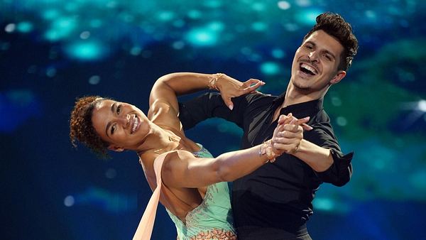 Lets Dance: Marie Mouroum und Alexandru Ionel im Finale - jetzt liegt sie im Krankenhaus - Foto: RTL / Stefan Gregorowius