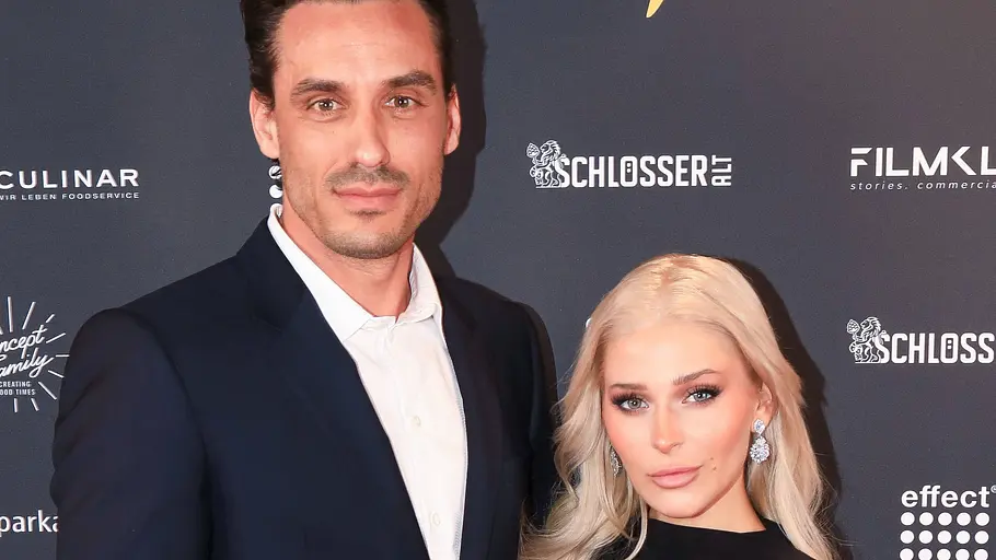 Marie Reim und Raphael Wolf sind getrennt Marie Reim und Raphael Wolf posieren zusammen