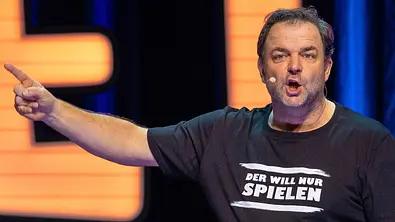 Martin Rütter enthüllt nach 20 Jahren ein Geheimnis über Job als Hundetrainer - Foto: IMAGO / Future Image