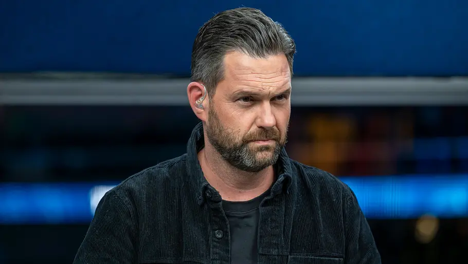 Matthias Killing ist für Gleichstellung, solange die Männer dabei nicht zu kurz kommen. Matthias Killing bei der Moderation der Eishockey-WM.
