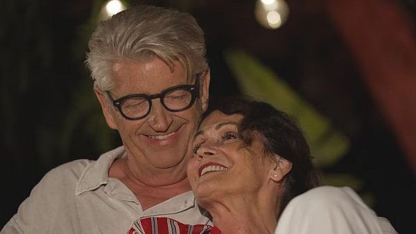 Golden Bachelor: Franz Stärk und Mercedes beim Kuscheln - Foto: RTL