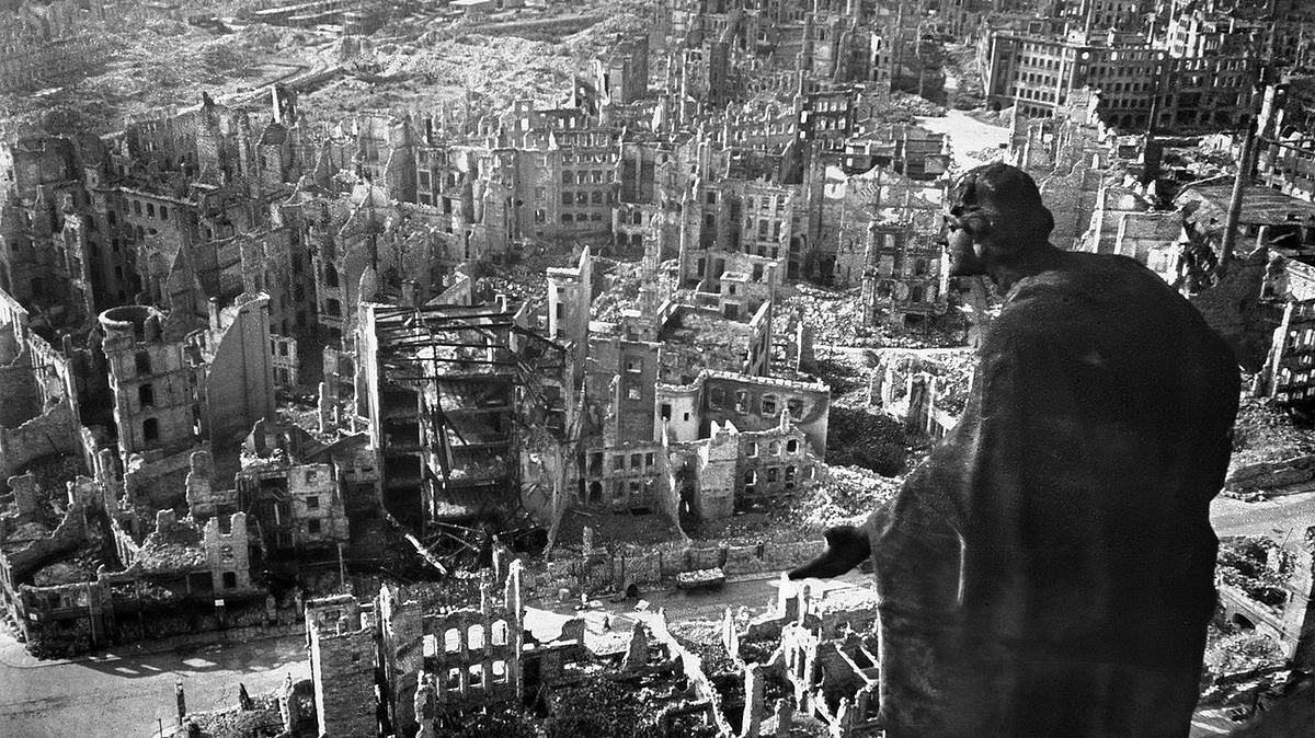 Feuersturm - Der Bombenkrieg gegen Deutschland Feuersturm - Der Bombenkrieg gegen Deutschland