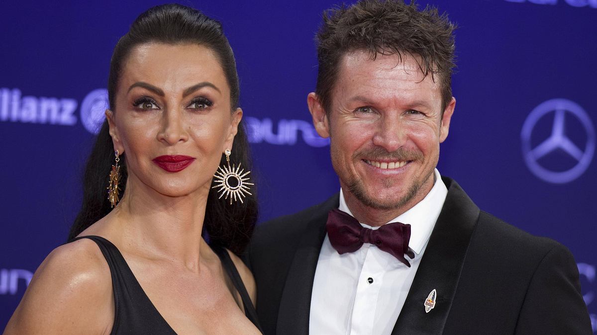 Mihaela Schwartzenberg muss Abschied von Felix Baumgartner nehmen Mihaela Schwartzenberg und Felix Baumgartner lächeln in die Kamera