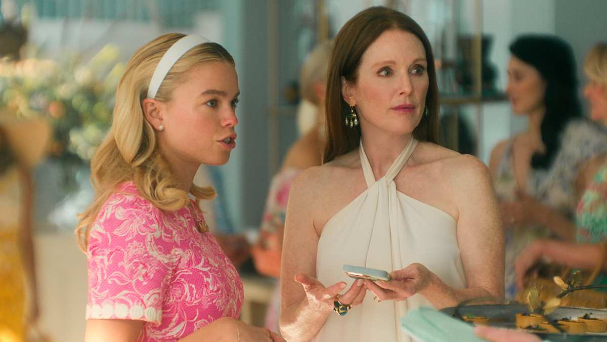 Milly Alcock und Julianne Moore in „Sirens“. Milly Alcock und Julianne Moore in „Sirens“.