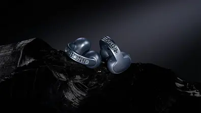Die Earbuds von Motorola, besetzt mit Kristallen von Swarovski - Foto: Motorola/PR
