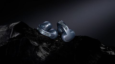 Die Earbuds von Motorola, besetzt mit Kristallen von Swarovski - Foto: Motorola/PR