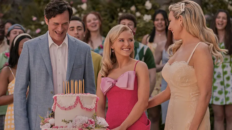 Die Woods-Familie in „Elle“ Die Woods-Familie in „Elle“: Wyatt (Tom Everett Scott), Elle (Lexi Minetree) und Eva (June Diane Raphael).