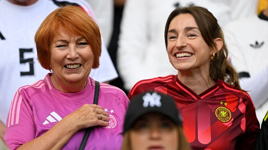 lena-wurzenberger-frau-von-bundestrainer-julian-nagelsmann