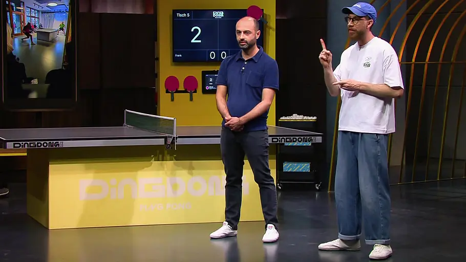 Nach dem Rundlauf lief es für Ding Dong Ping Pong nicht gerade rund. Gründer-Duo Kian Pariwar und Waldemar Zeiler beim Pitch.