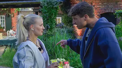 Edda wird von Micha angemeckert - Foto: RTL