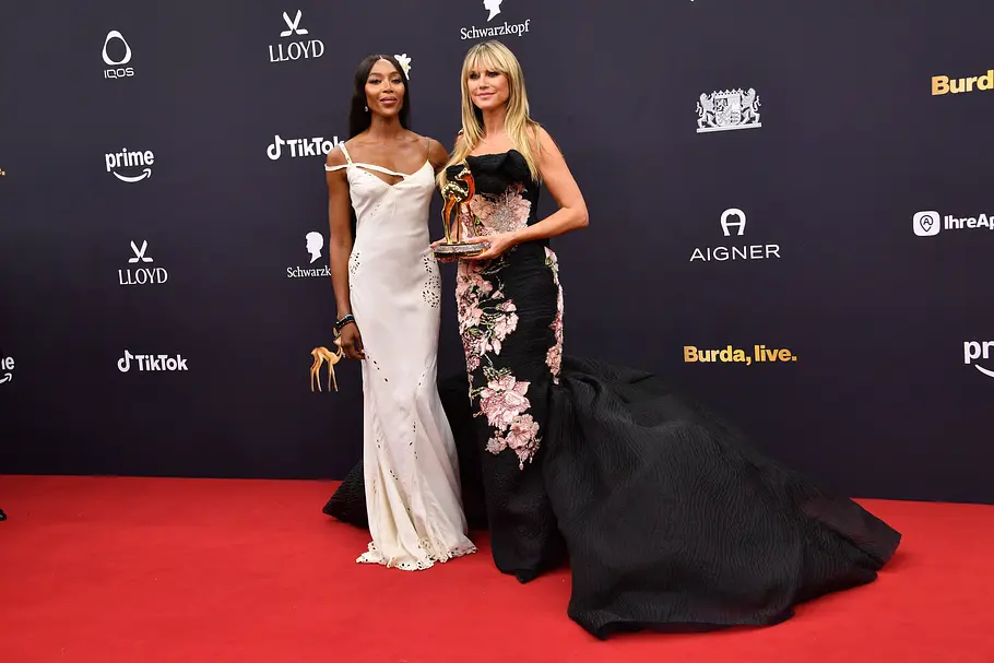 Naomi Campbell kommt zum HeidiFest 2026 Naomi Campbell und Heidi Klum gemeinsam auf einem Red Carpet.