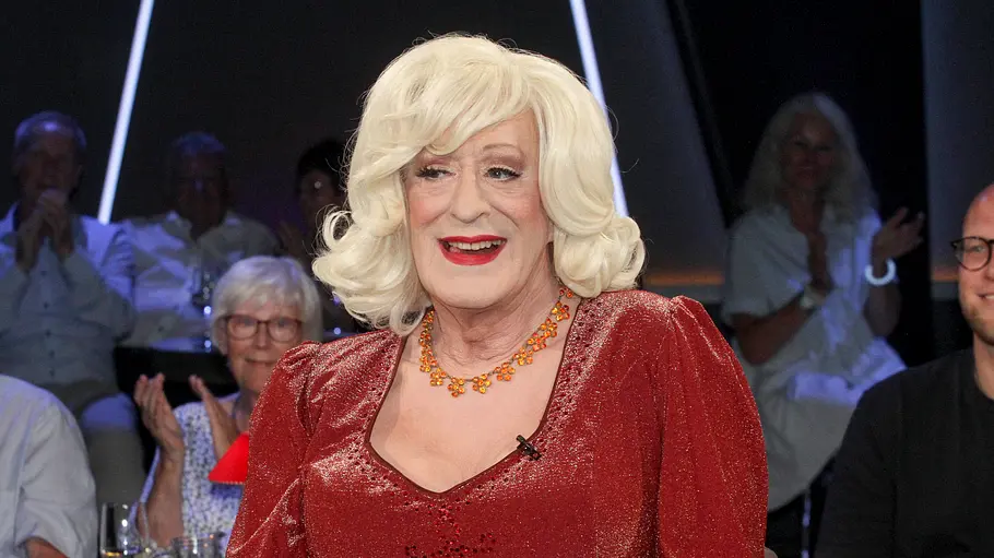 Lilo Wanders Lilo Wanders - Ernst-Johann Ernie Reinhardt Schauspieler Travestiekuenstler zu Gast in der NDR Talkshow unter dem Motto 400 Jahre Reeperbahn-Spezial aus dem NDR 3 Studio am Freitag 21.AUGUST 2026 in Hamburg