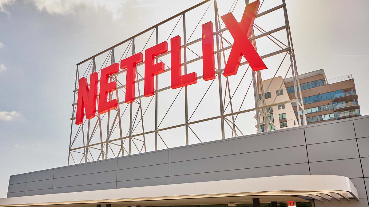 Netflix ist um einen weiteren Themenbereich reicher Das Netflix-Bürogebäude in Los Angeles von außen.