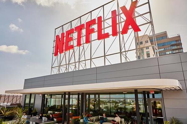 Das Netflix-Bürogebäude in Los Angeles von außen. - Foto: Netflix