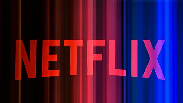 Man sieht das Logo des Streamingdiensts Netflix - Foto:  IMAGO / NurPhoto