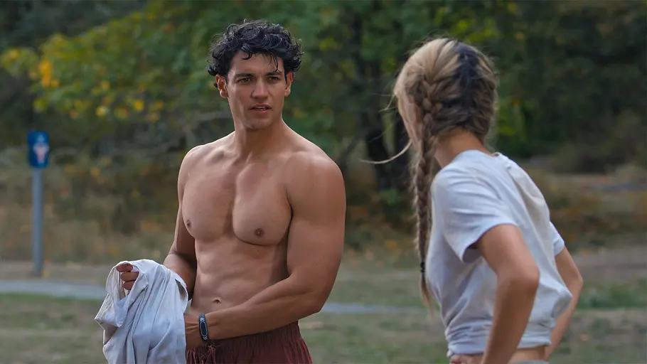 Netflix-Serie „Crew Girl“ Bild zeigt Charaktere aus der Netflix-Serie „Crew Girl“.