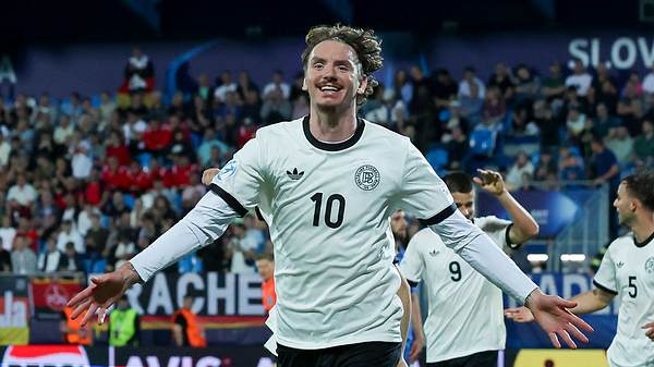 Nick Woltemade jubelt nach seinem 3er-Pack bei der U21-EM - Foto:  IMAGO / DeFodi Images