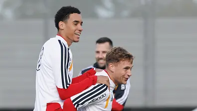 Kimmich und Musiala beim Training mit der deutschen Nationalmannschaft - Foto: IMAGO / HMB-Media Kimmich und Musiala beim Training mit der deutschen Nationalmannschaft - Foto: IMAGO / HMB-Media